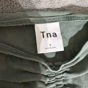 Aritzia TNA Scrunch Longsleeve Cropped Top